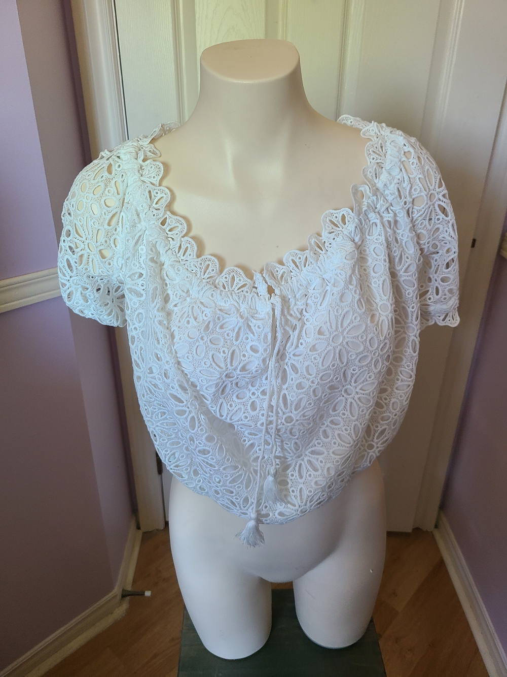 Forever 21 White Lace Eyelet Peasant Blouse with Tassel